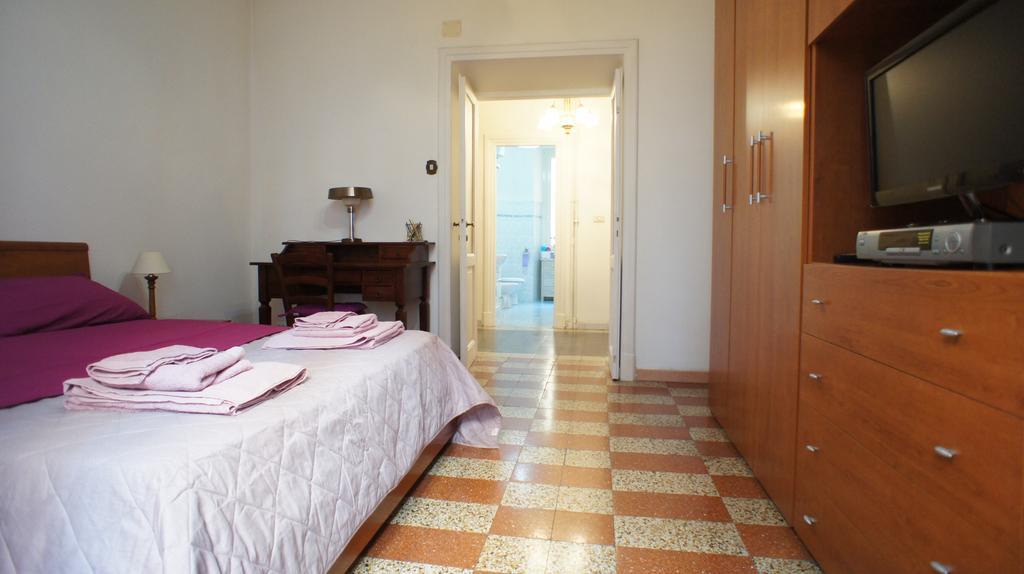 Angoletto Di Trastevere Rom Exteriör bild