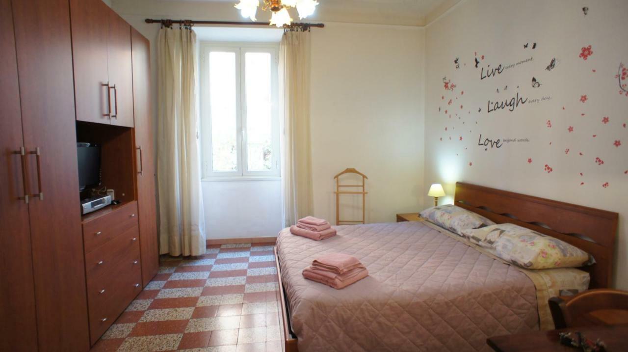 Angoletto Di Trastevere Rom Exteriör bild